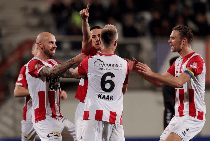 他不仅以精 他不仅以精